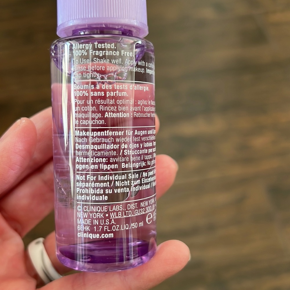 Clinique Take The Day Off Makeup Remover Travel Size - Picture 3 of 3